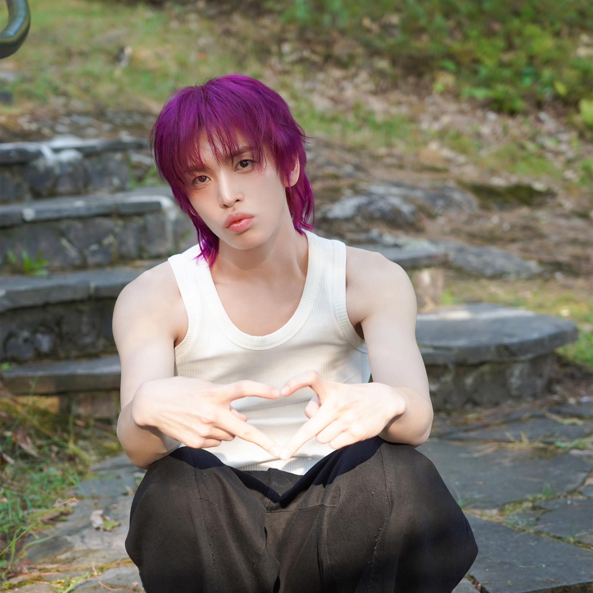 Recent activity shot of Allen (CRAVITY)