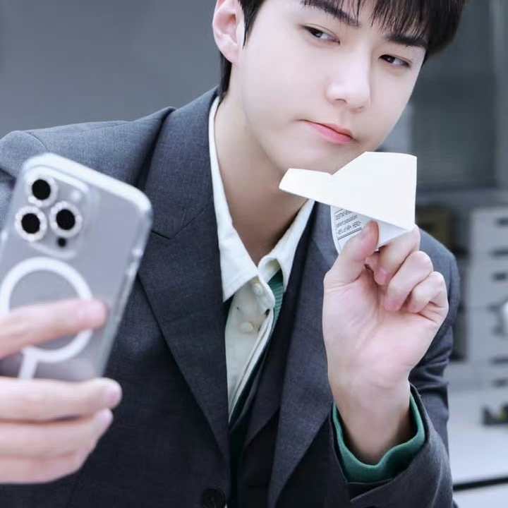 세훈 (EXO)의 비하인드 컷