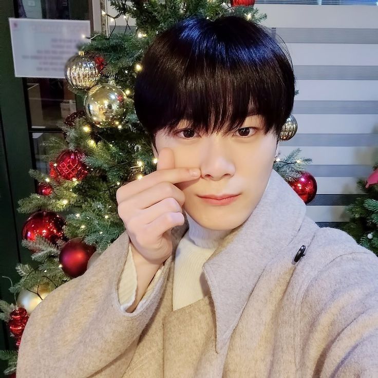 A moment captured by Moonbin (ASTRO)'s fan