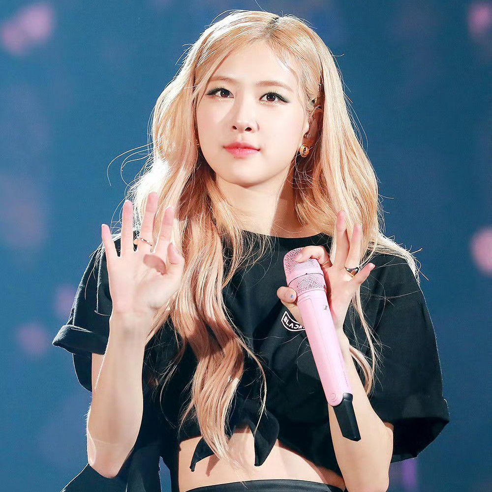 ROSÉ (BLACKPINK)的最新照片