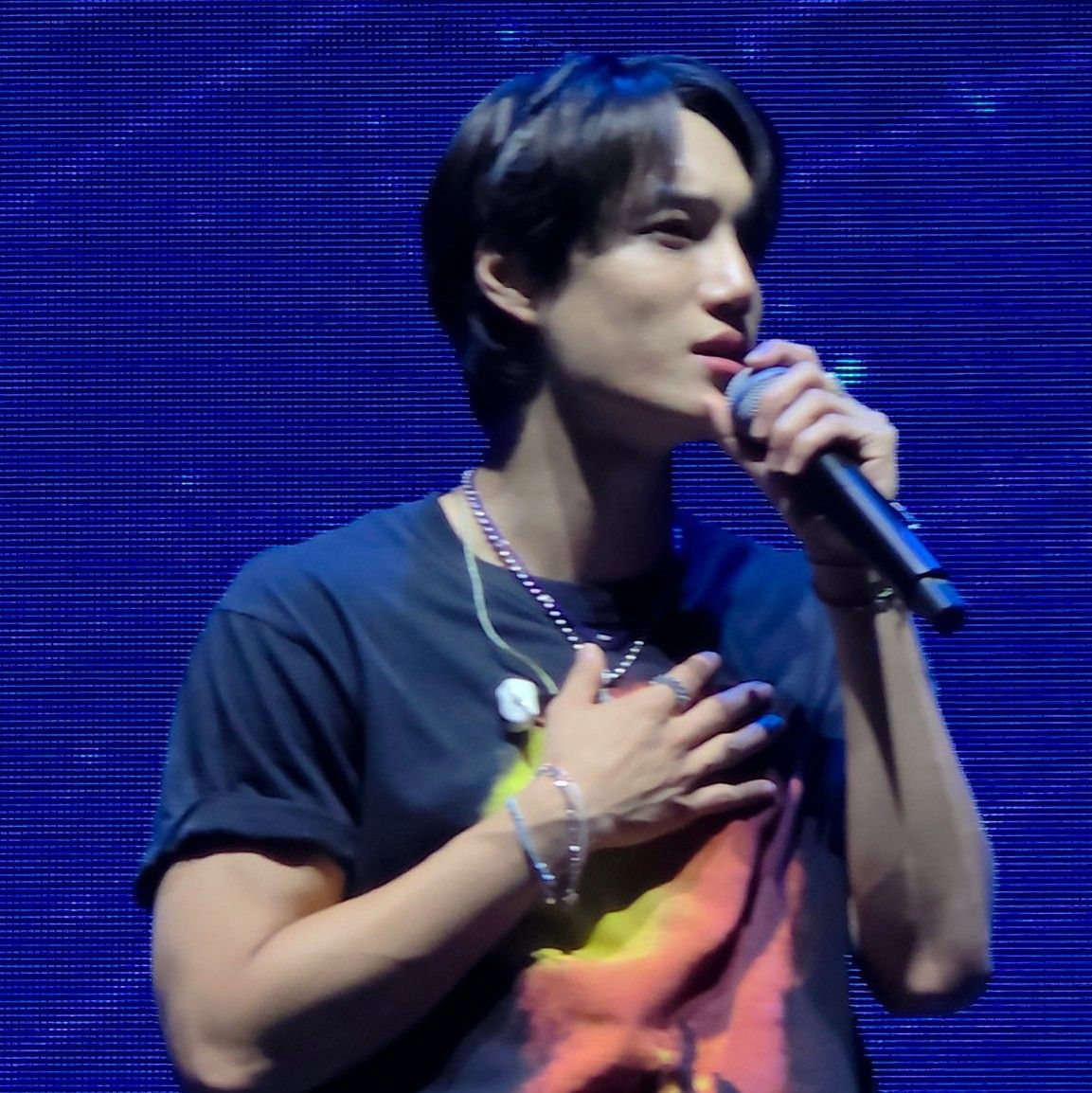 Kai (EXO)粉絲拍下的瞬間