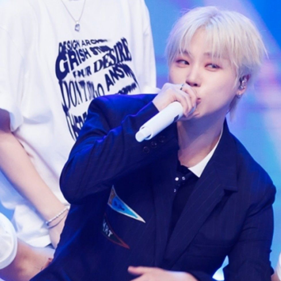 Recent activity shot of JAY (iKON)