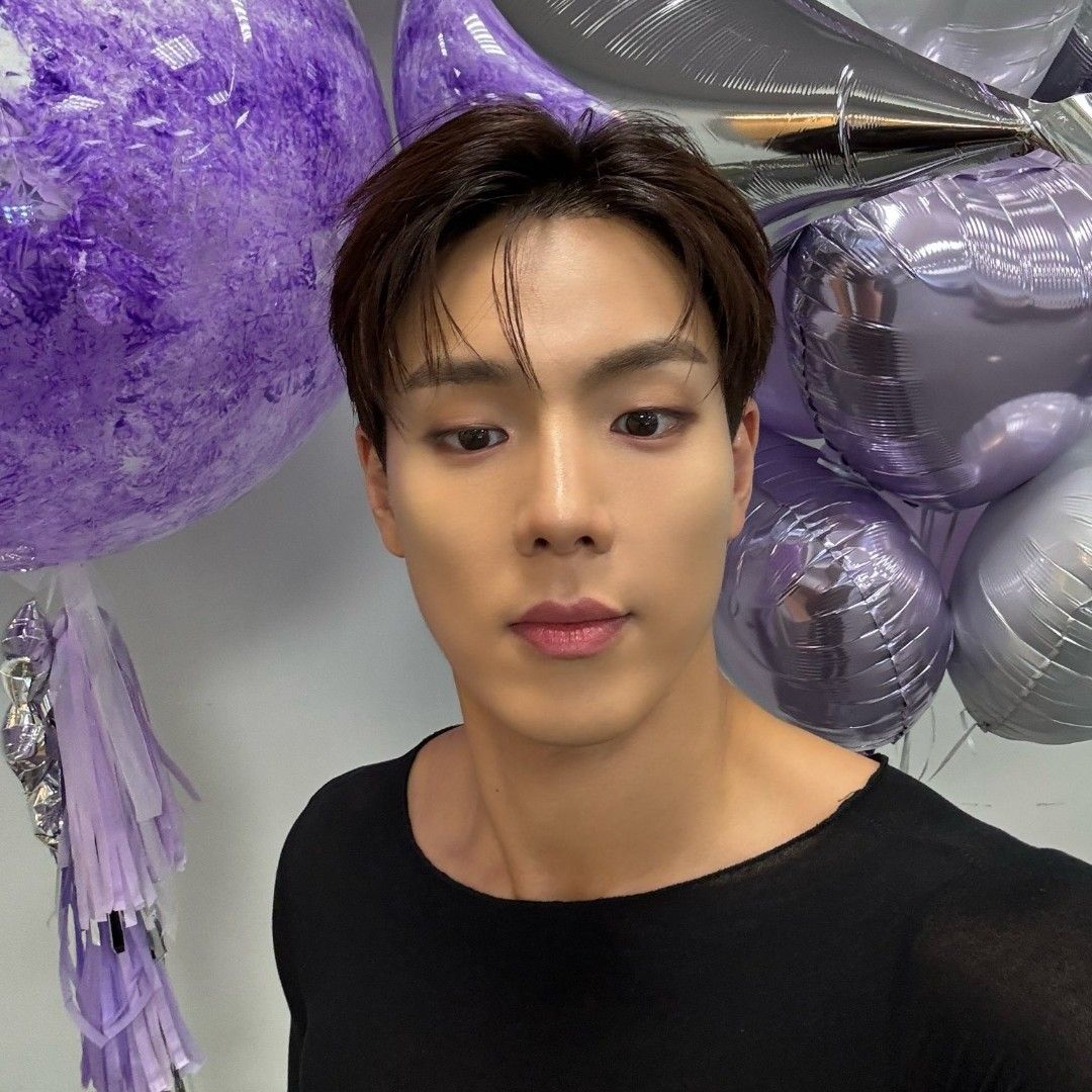 Potret di balik layar Shownu (MONSTA X)