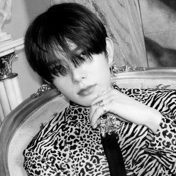 Latest photo of Heeseung (ENHYPEN)