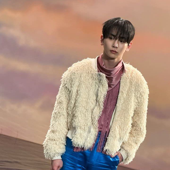 A moment captured by Key (SHINee)'s fan