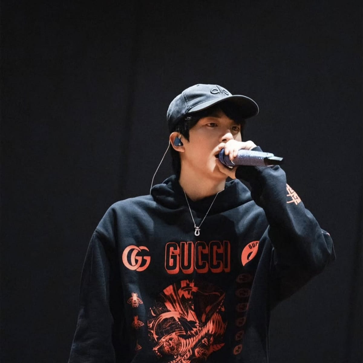 진 (방탄소년단)의 비하인드 컷