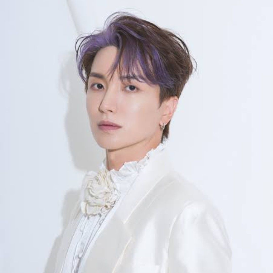 Latest photo of Leeteuk (Super Junior)