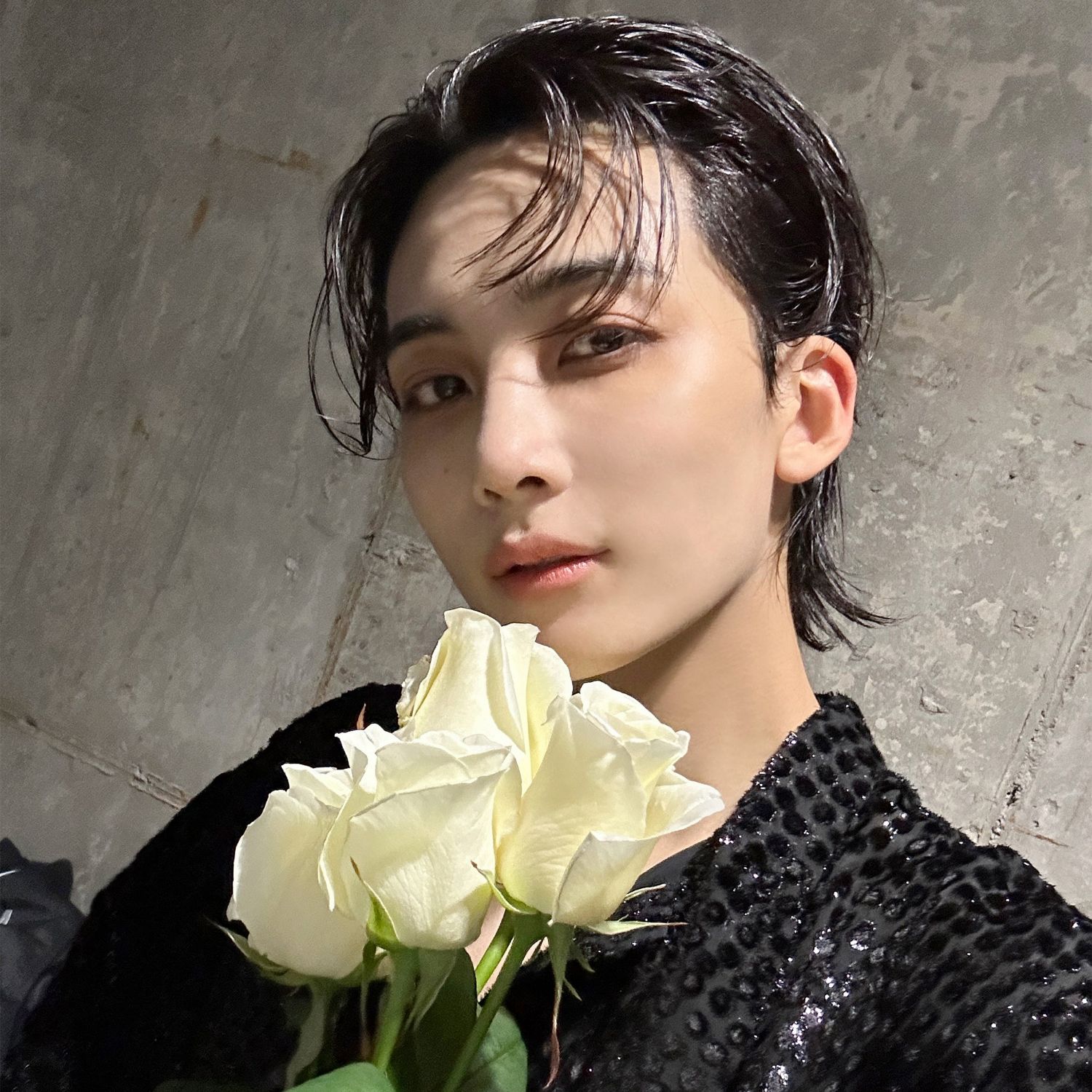 A moment captured by Jeonghan (SEVENTEEN)'s fan