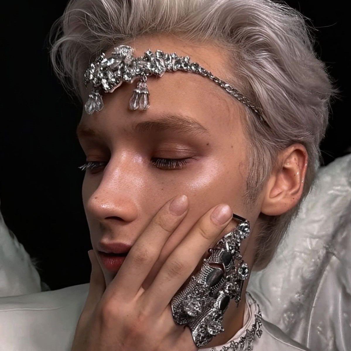 Latest photo of HueningKai (TOMORROW X TOGETHER)