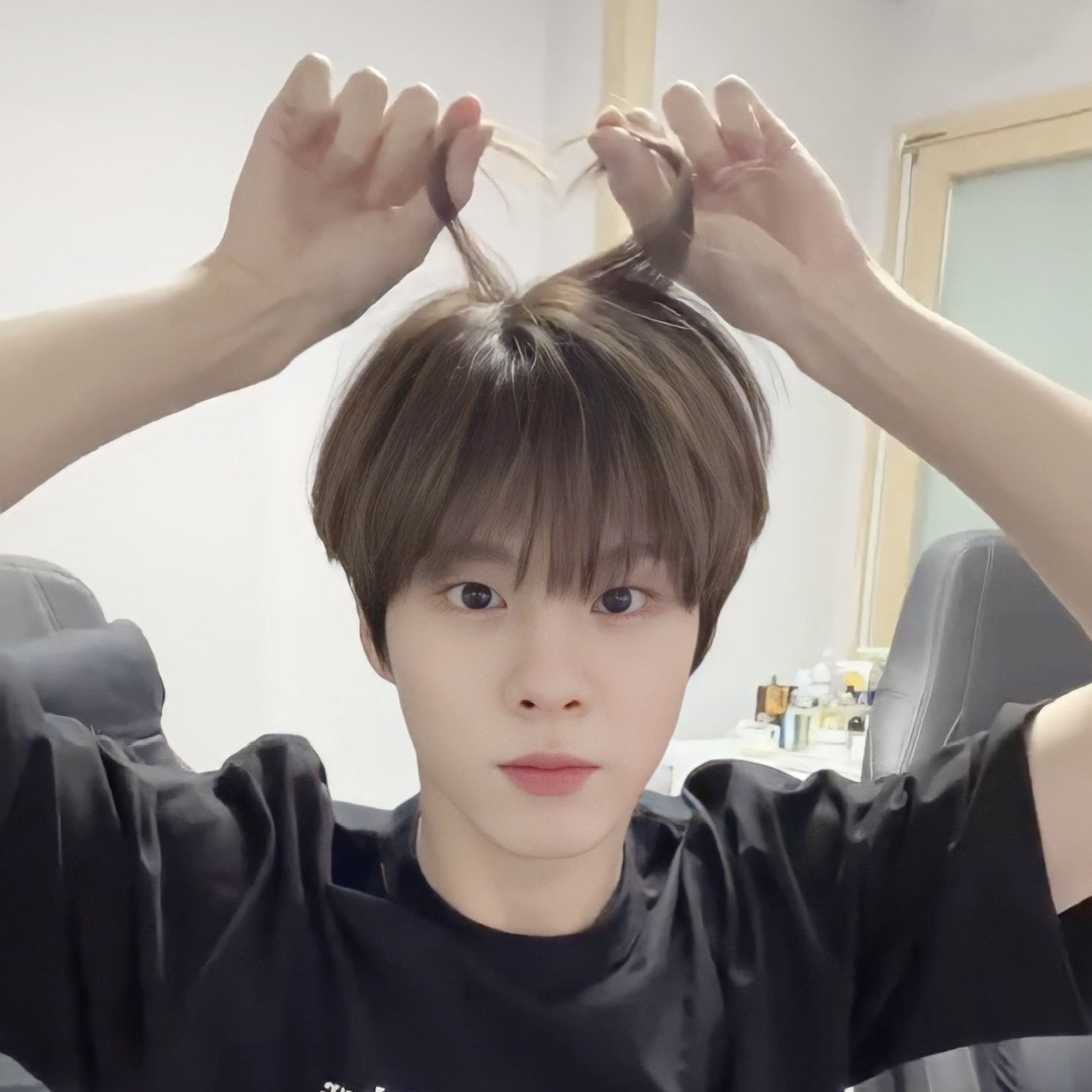 Recent activity shot of Kim Wooseok