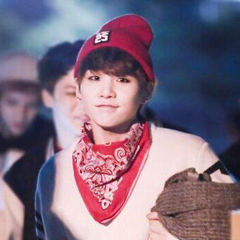 SUGA (防弹少年团)的最新照片