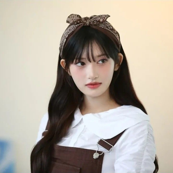 Recent activity shot of Leeseo (IVE)