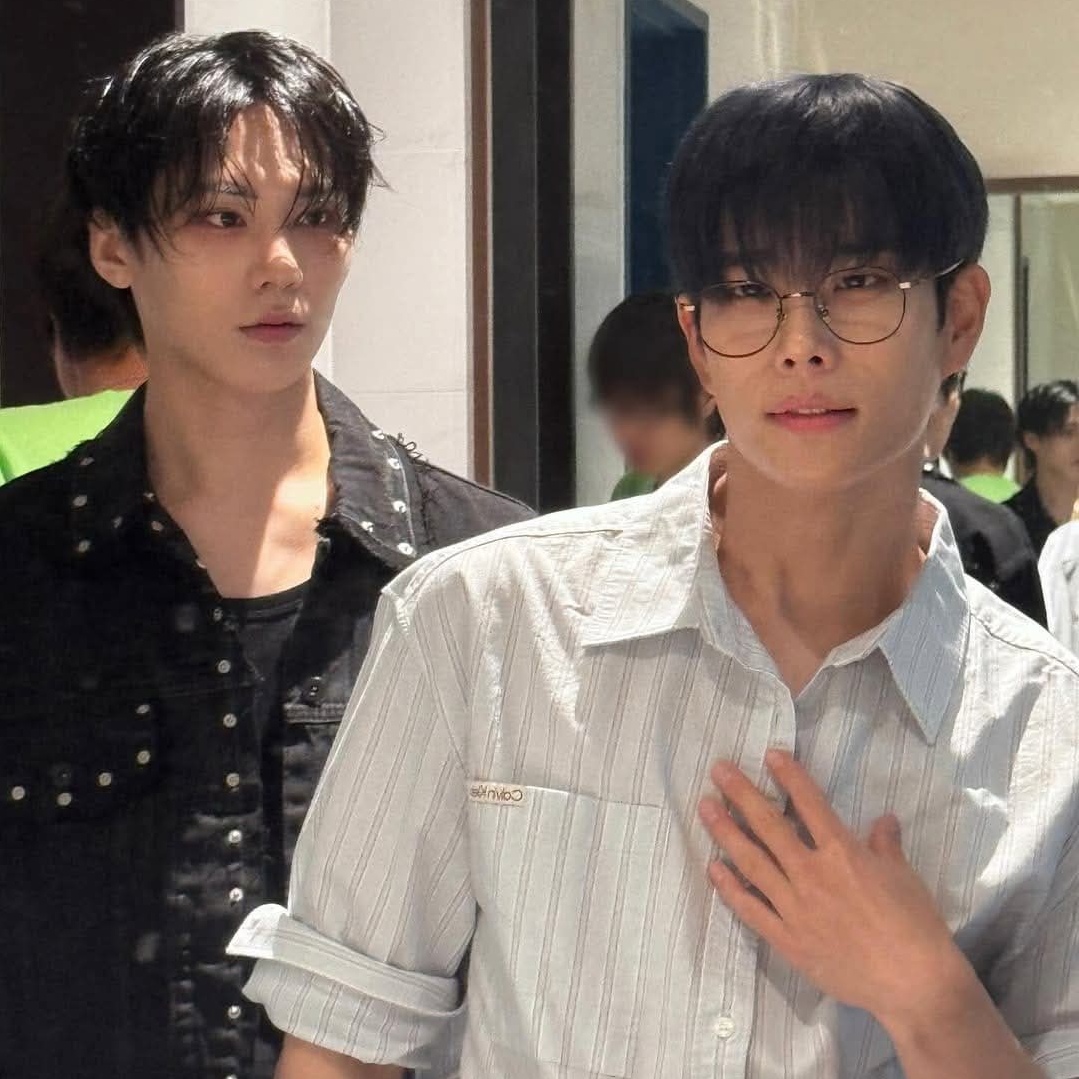 A moment captured by MJ (ASTRO)'s fan