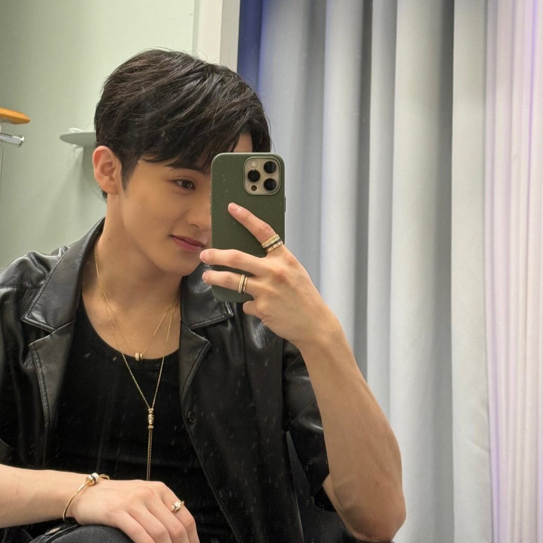 A moment captured by Mark (NCT 127, NCT DREAM)'s fan