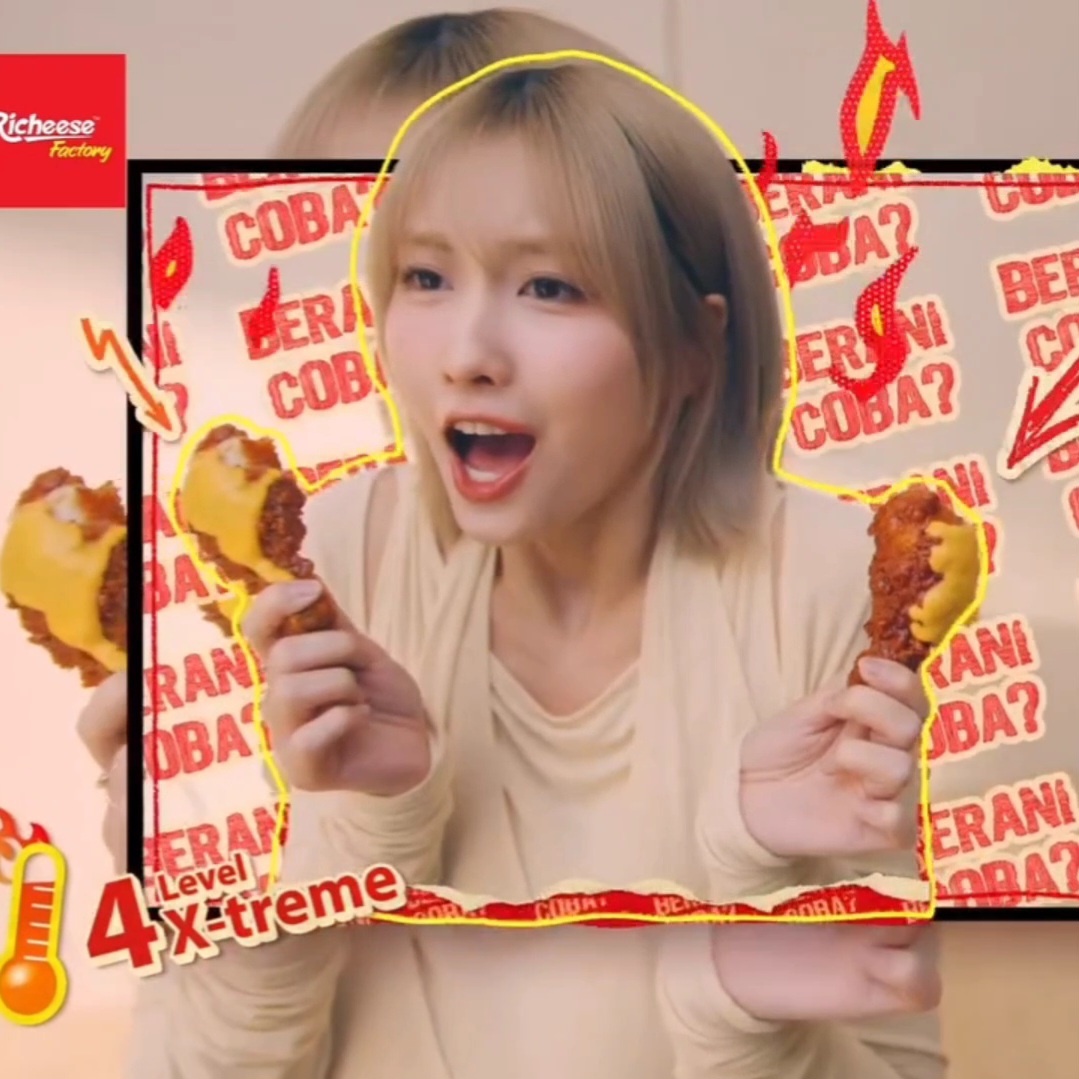 Recent activity shot of Momo (TWICE)
