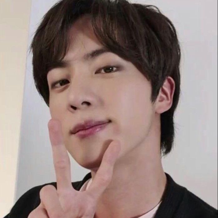 진 (방탄소년단) 최근 활동샷