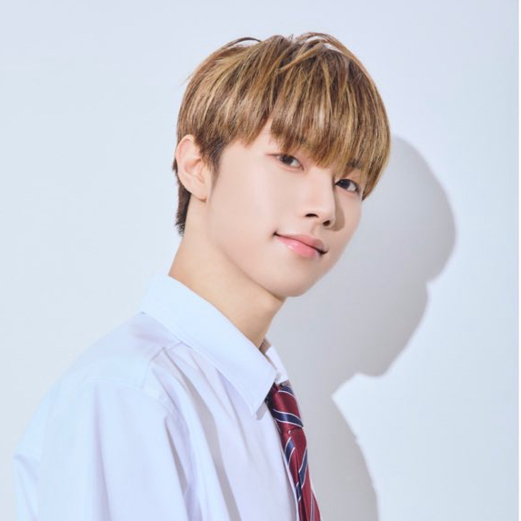 Behind-the-scenes cut of Hyunwoo (Xikers)