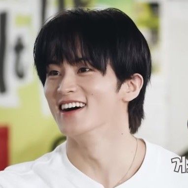 A moment captured by Mark (NCT 127, NCT DREAM)'s fan