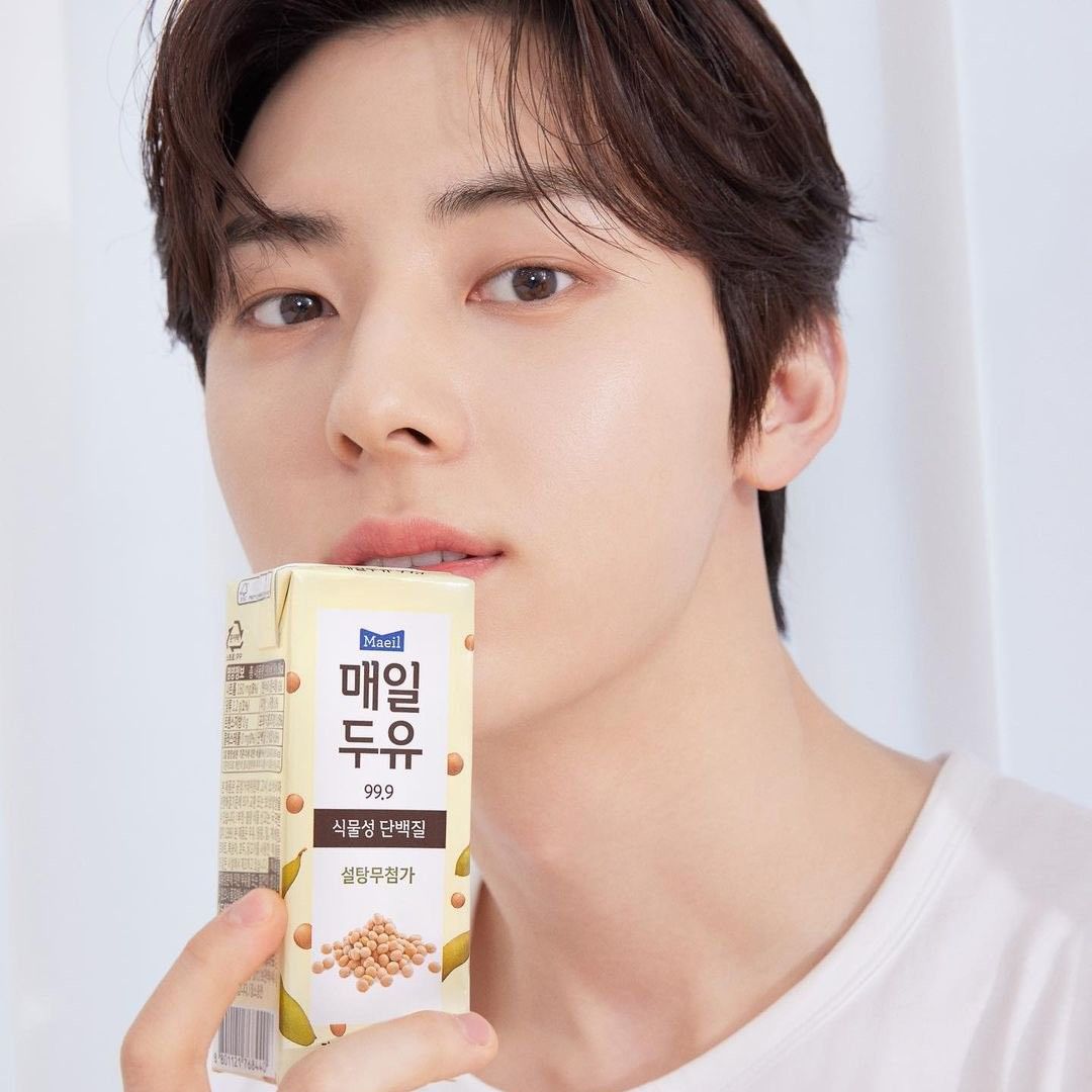 Behind-the-scenes cut of Hwang Minhyun