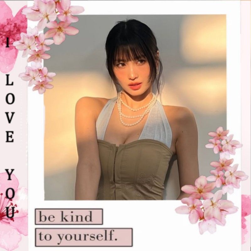Behind-the-scenes cut of Momo (TWICE)
