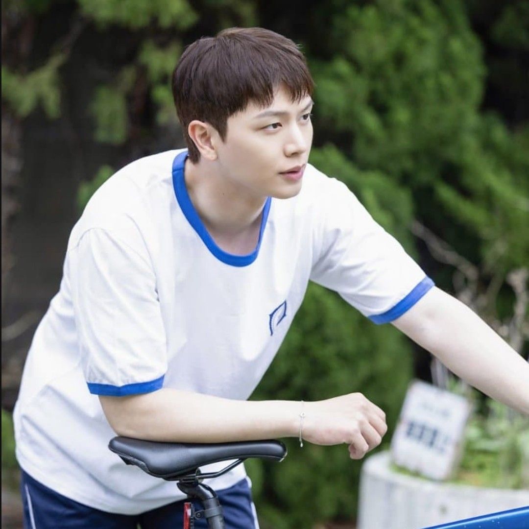 Behind-the-scenes cut of Yook Sungjae (BTOB)