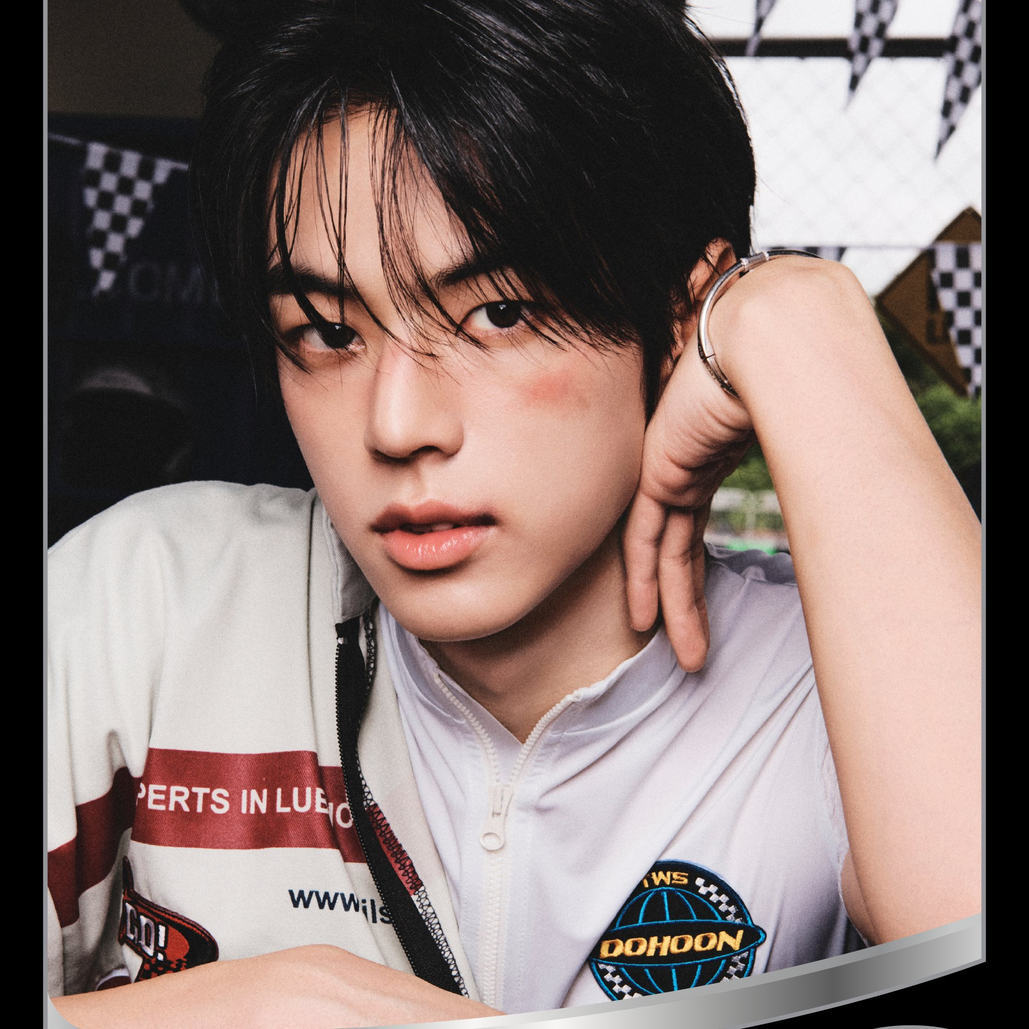 Behind-the-scenes cut of TWS