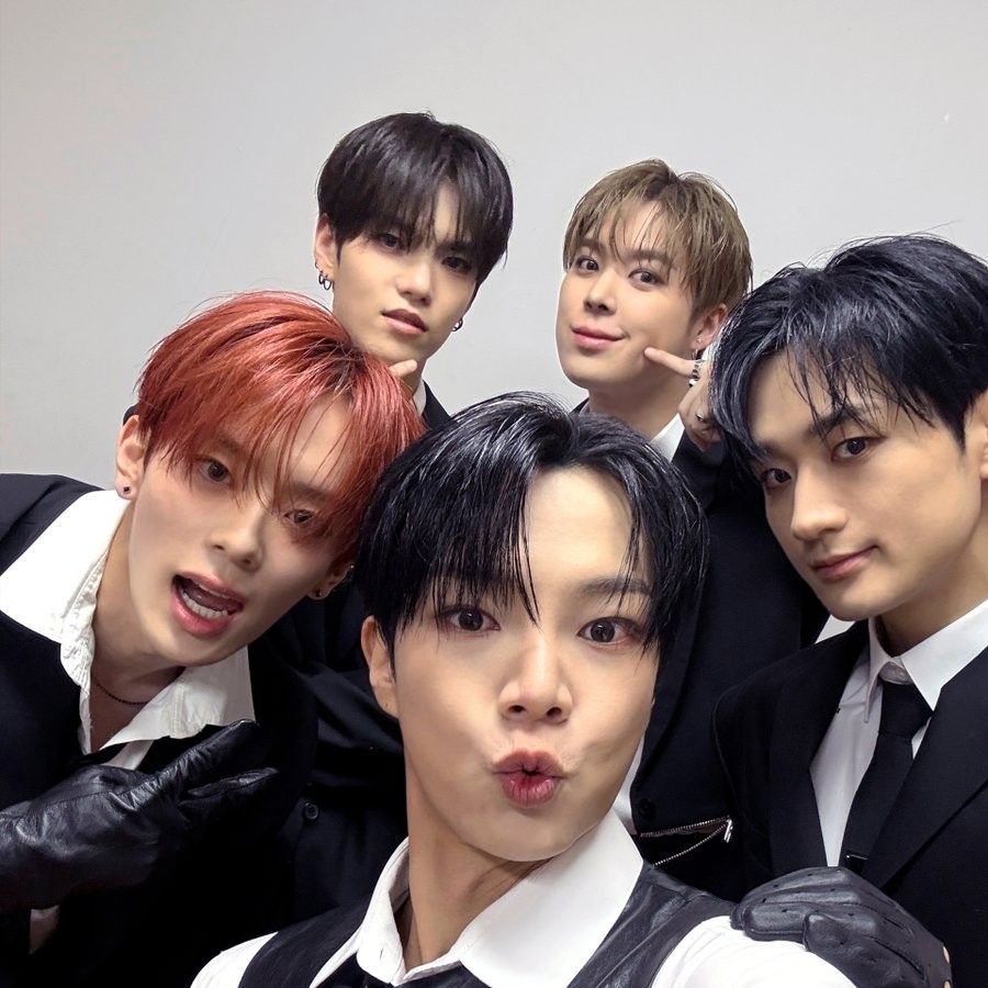 Latest photo of VERIVERY