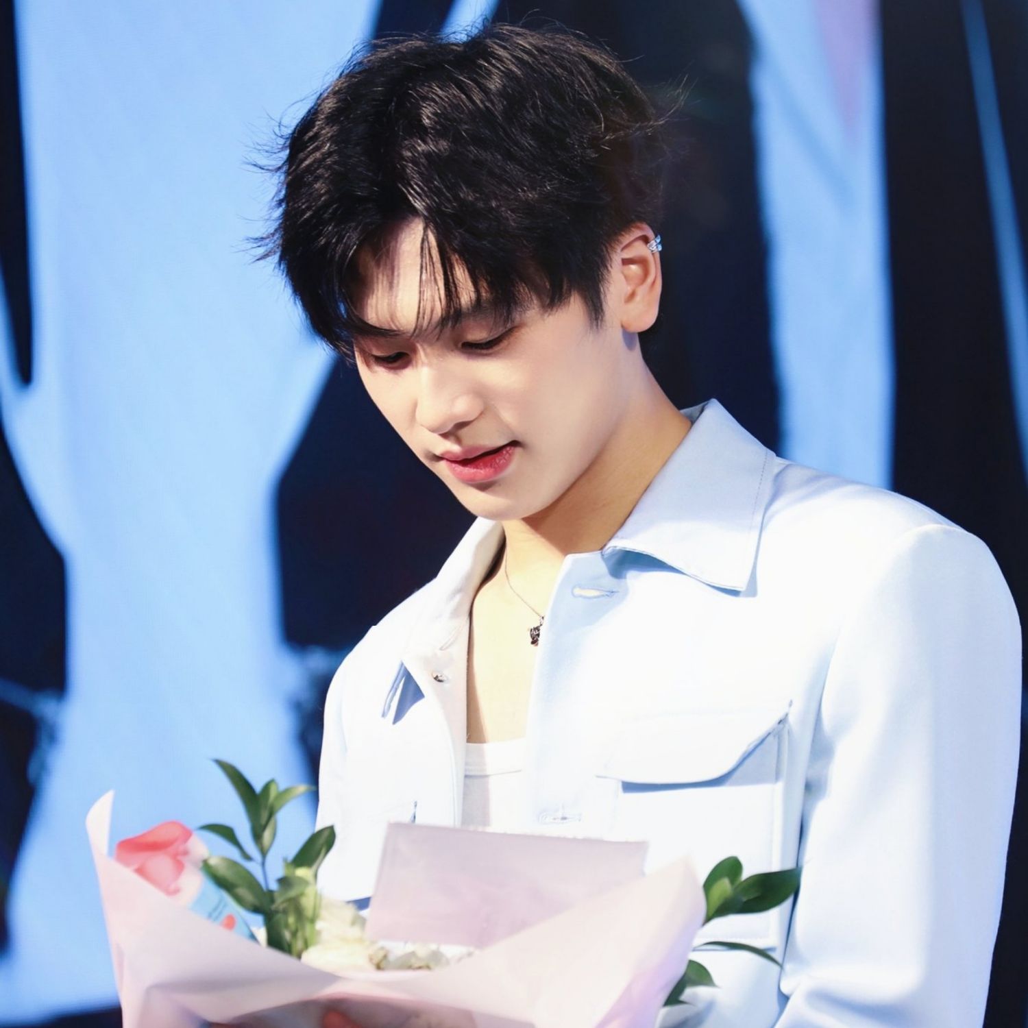 Behind-the-scenes cut of Shen (NexT1DE)