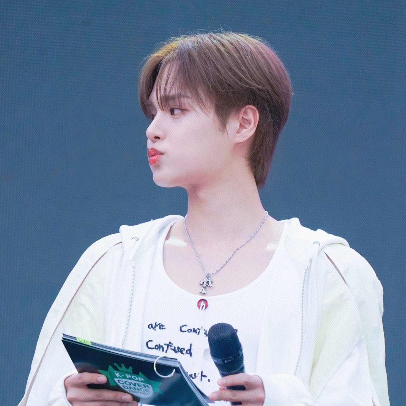이대휘 (AB6IX)의 최신 사진