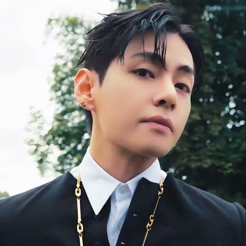 Recent activity shot of V (BTS)
