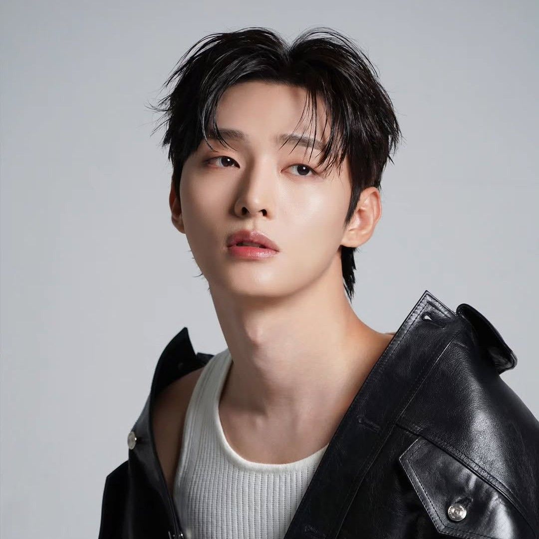 Latest photo of Yoon Jisung