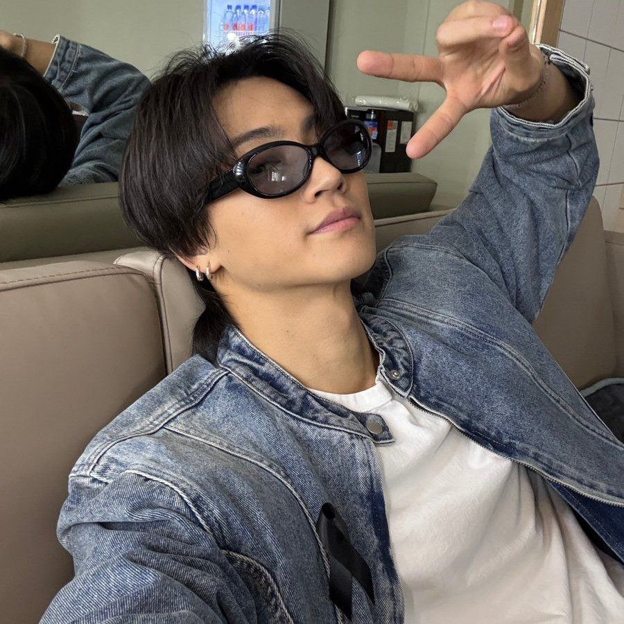 A moment captured by JAY B (GOT7)'s fan