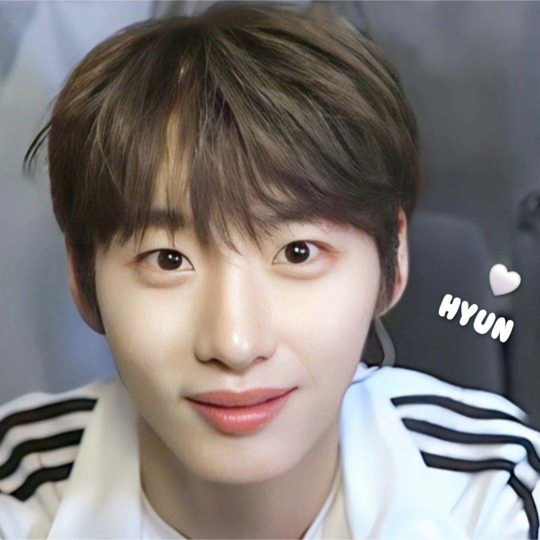Behind-the-scenes cut of Hyun
