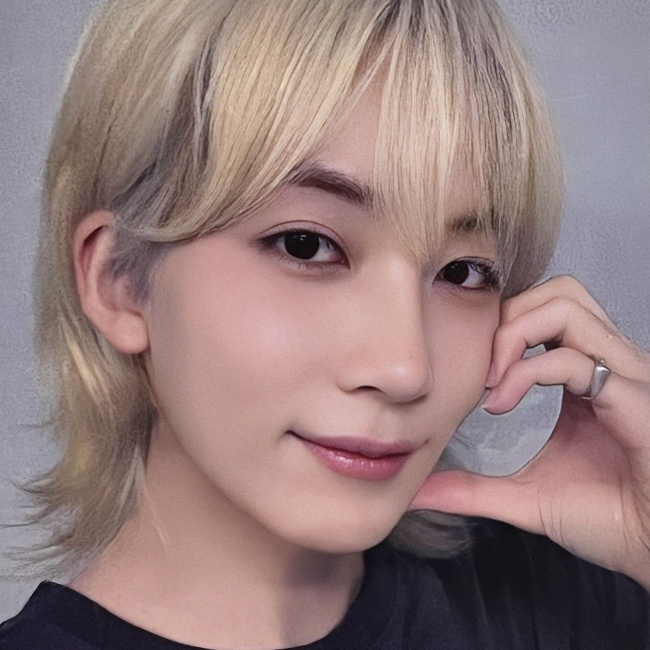 Latest photo of Jeonghan (SEVENTEEN)