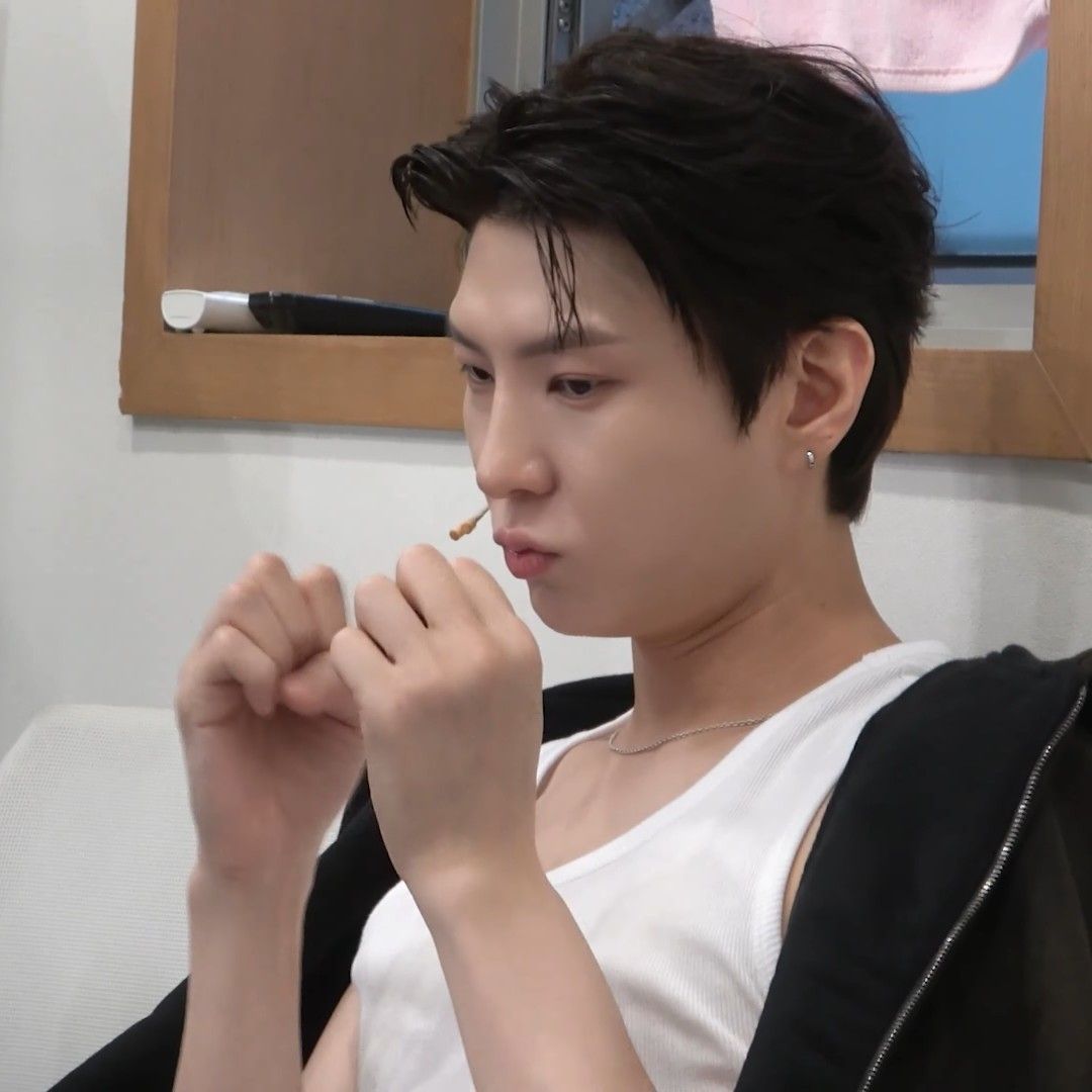 Posting K-POP populer yang disukai penggemar