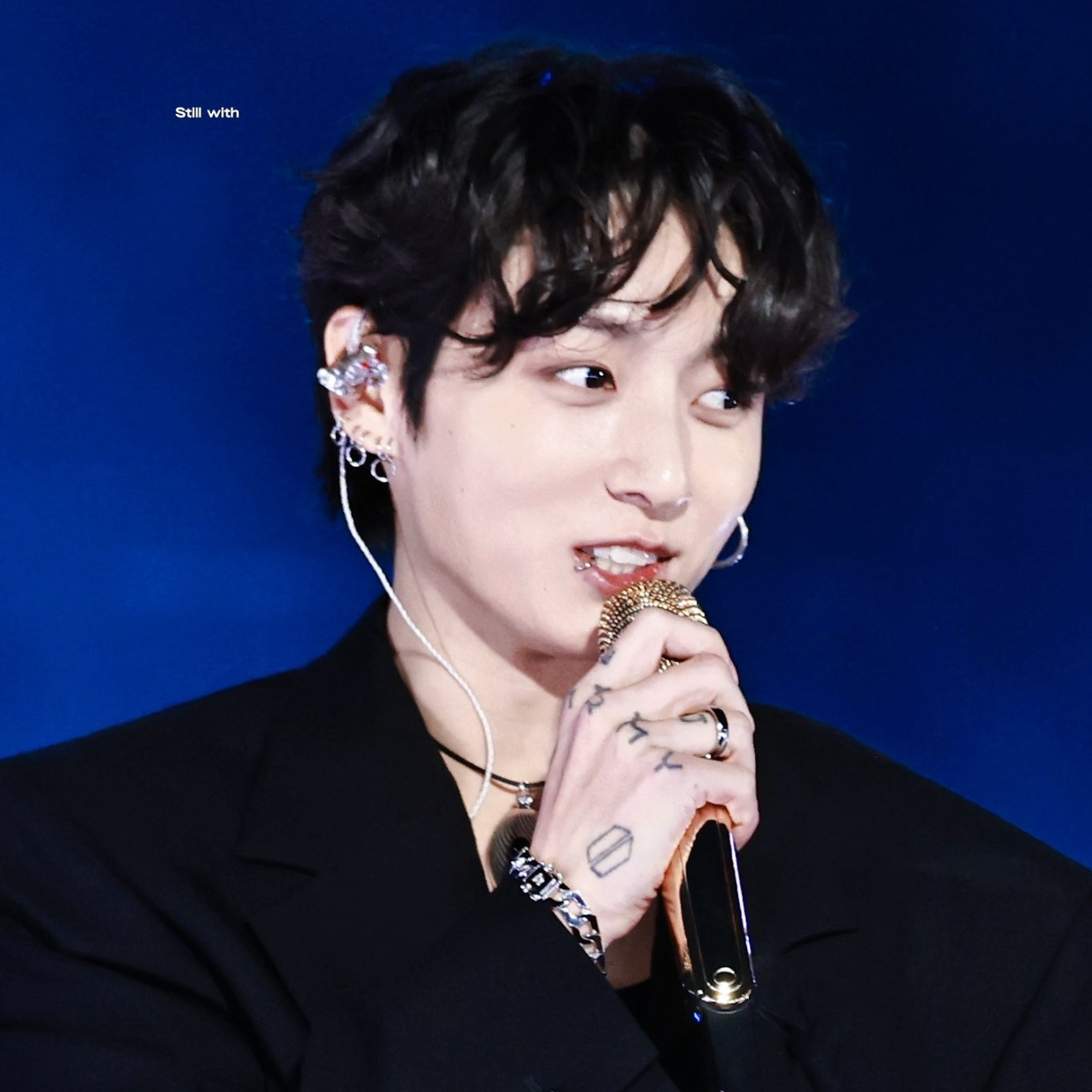 Foto aktivitas terbaru Jungkook (BTS)