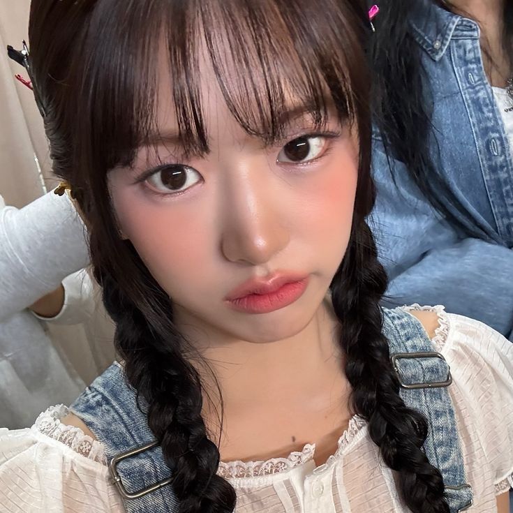 안유진 (IVE) 최근 활동샷