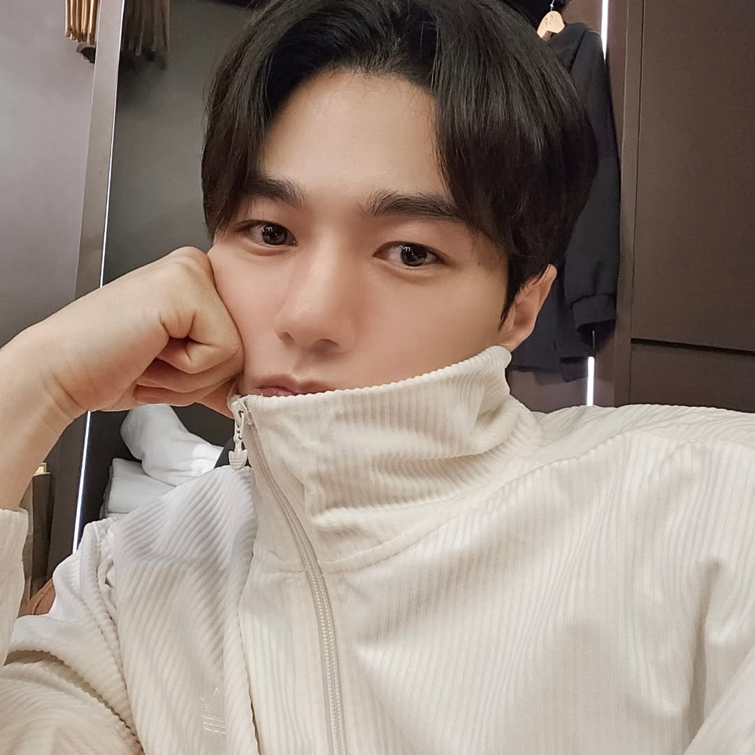 A moment captured by L (INFINITE)'s fan