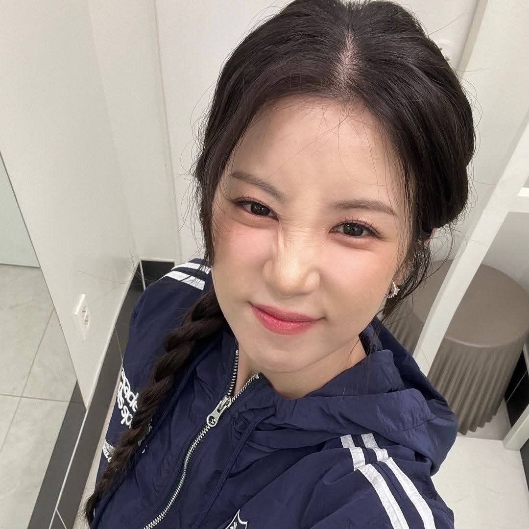 Latest photo of Park Chorong (Apink)