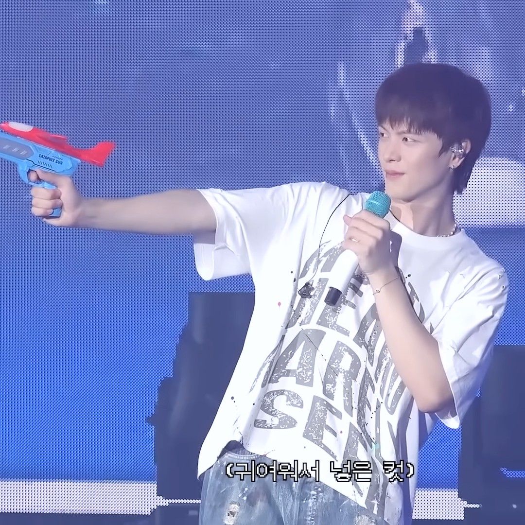 Behind-the-scenes cut of Yook Sungjae (BTOB)