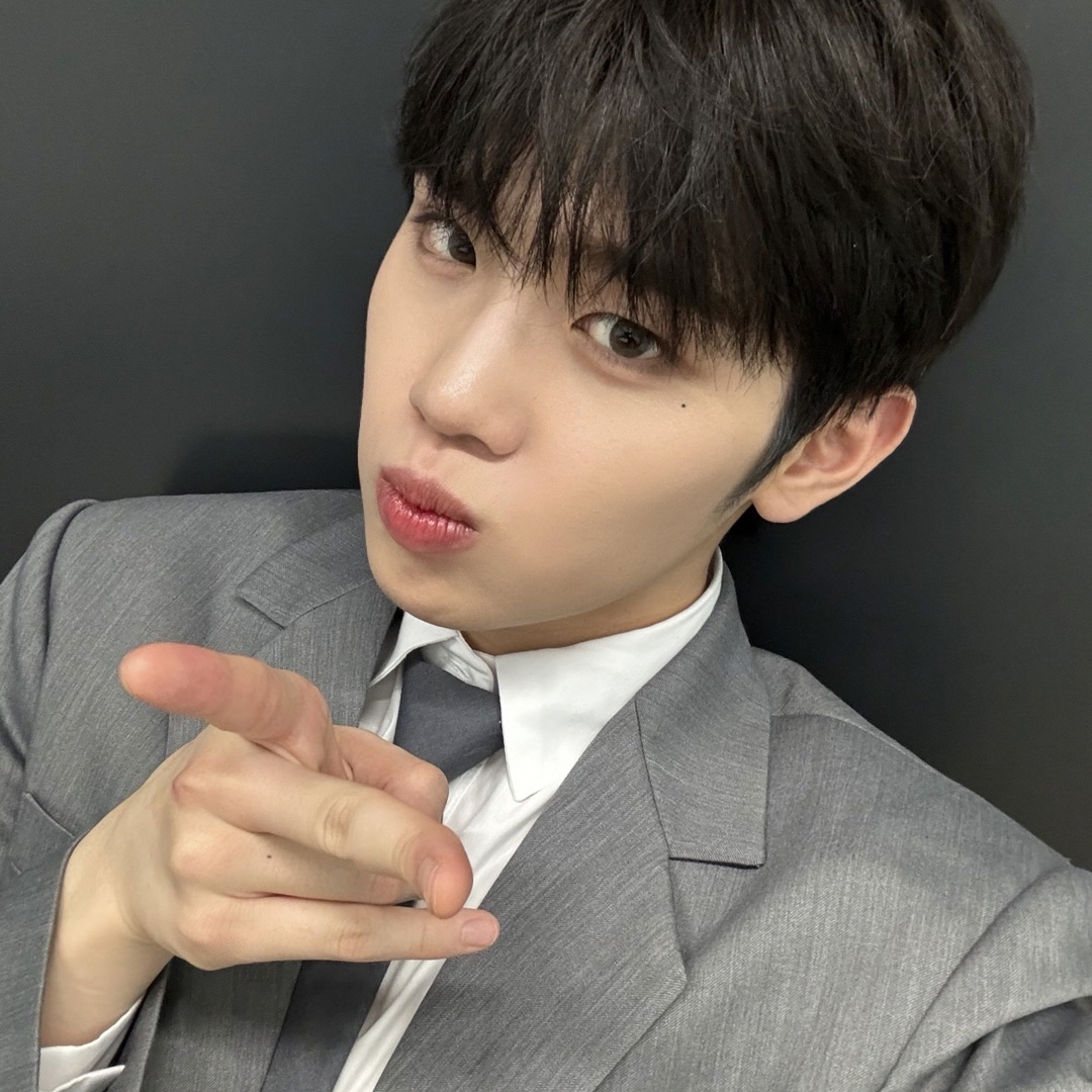 Recent activity shot of Kim Taerae (ZEROBASEONE)