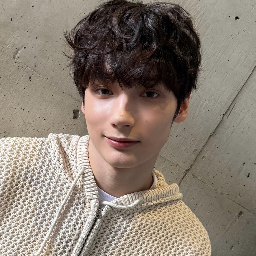 Latest photo of HueningKai (TOMORROW X TOGETHER)