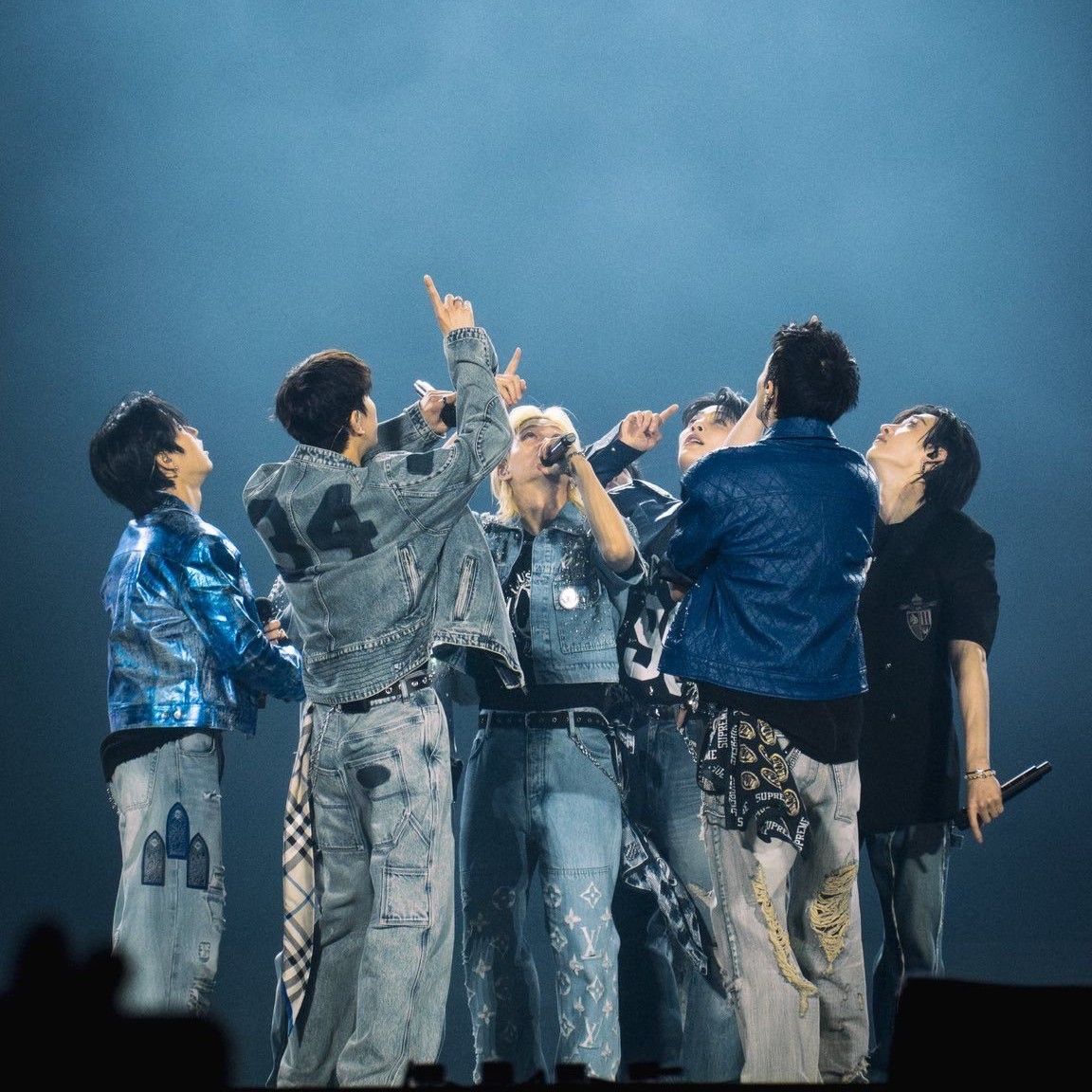 Behind-the-scenes cut of Stray Kids