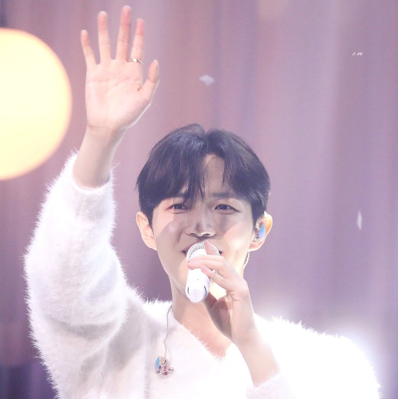 Potret di balik layar Kim Jaehwan