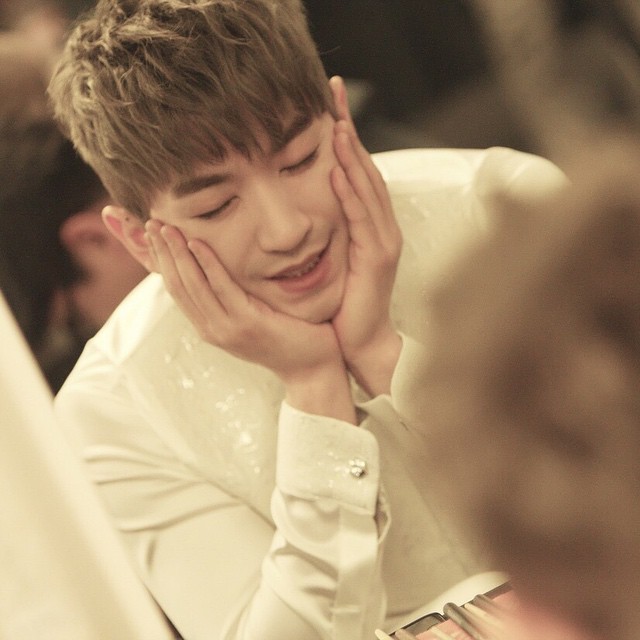 Behind-the-scenes cut of Lee Minwoo (SHINHWA)