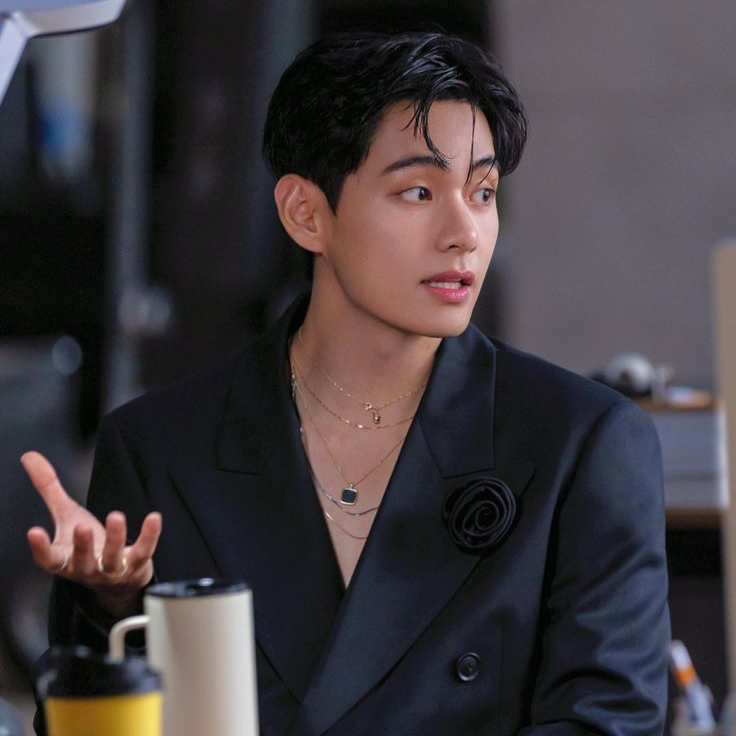 A moment captured by V (BTS)'s fan