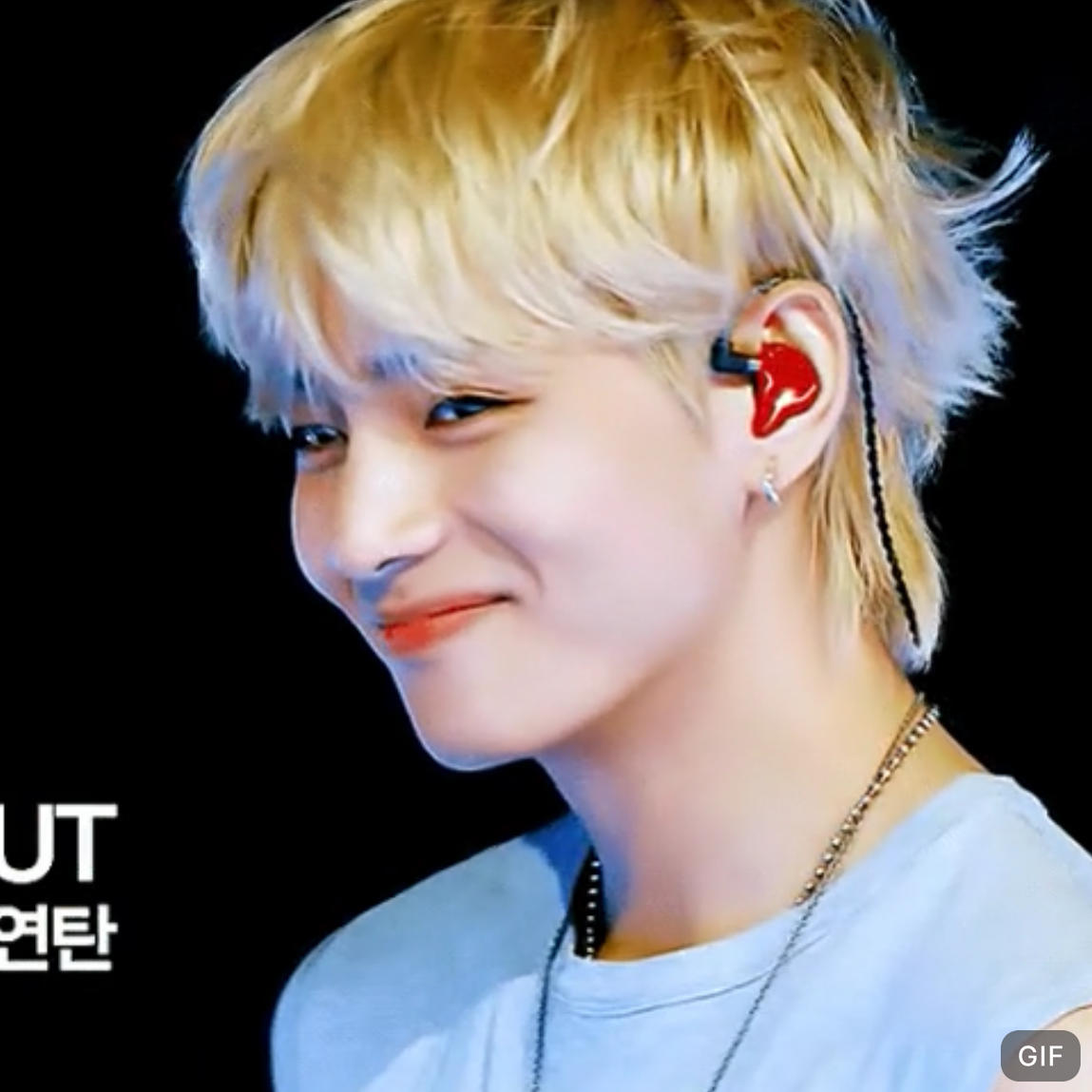 Behind-the-scenes cut of V (BTS)