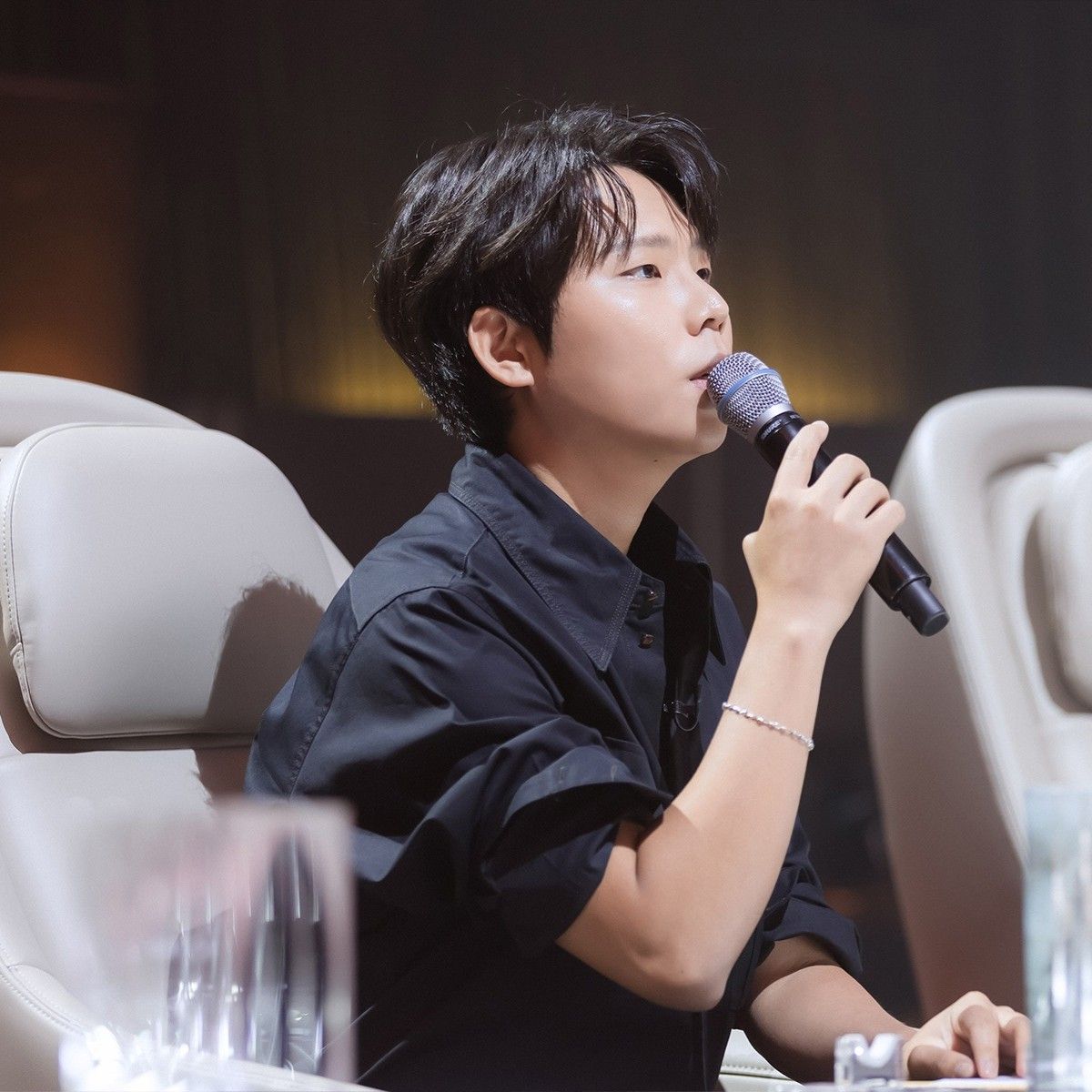 A moment captured by Jung Seunghwan's fan