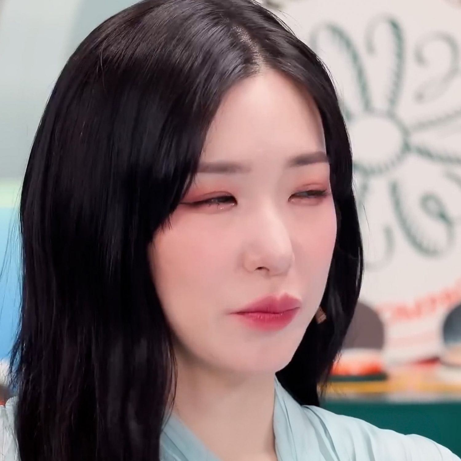Behind-the-scenes cut of Tiffany Young (Girls' Generation)