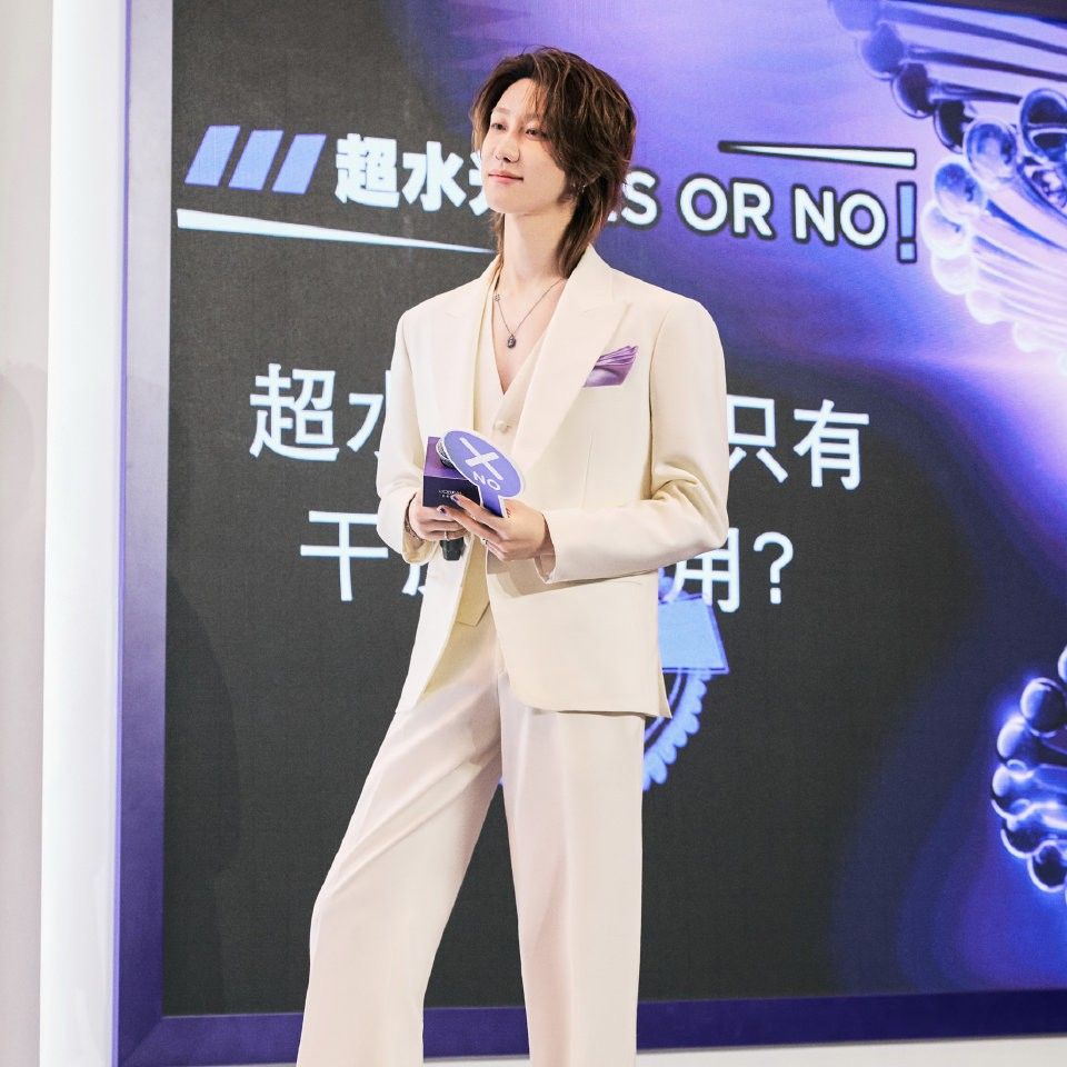 A moment captured by The 8 (SEVENTEEN)'s fan